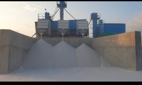Hopper and silo system at sand washing plant