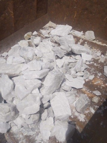 Washed kaolin and china clay lumps